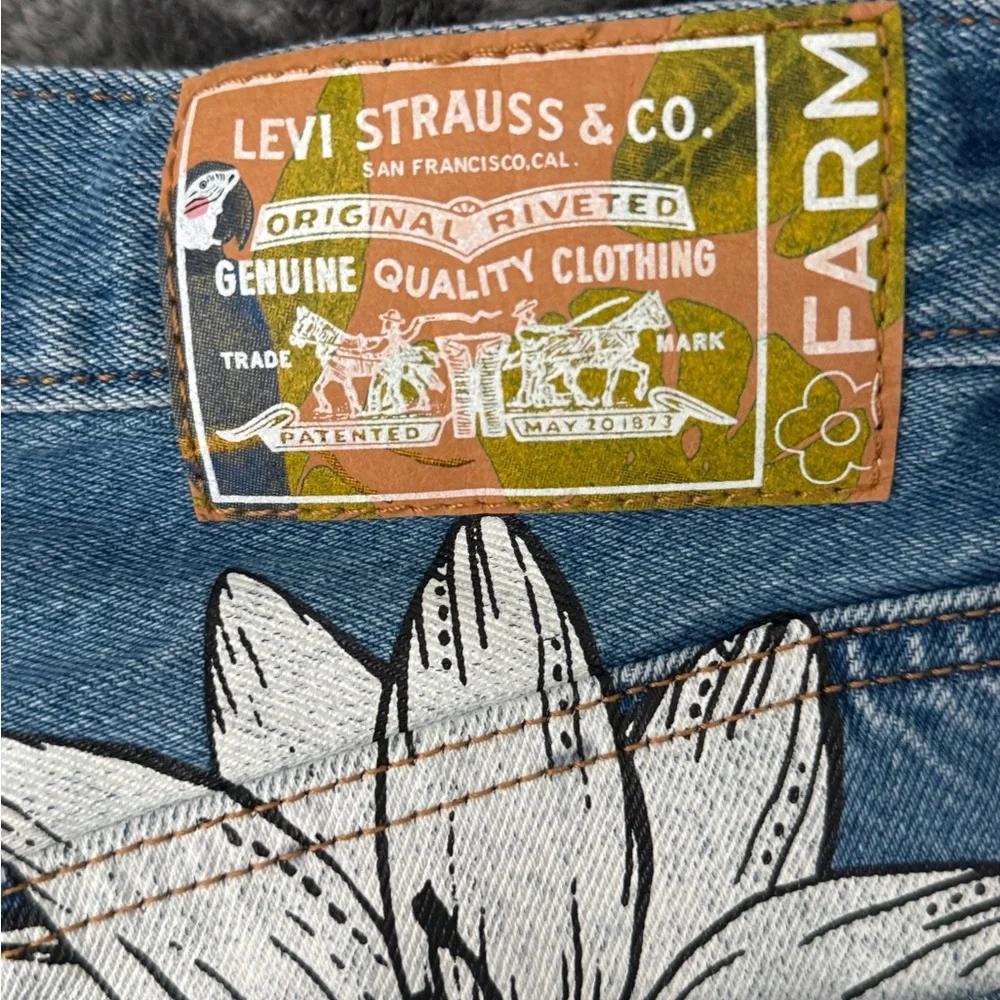 Levi’s Floral Blue Women's Size 27 Jeans - Picture 6 of 9